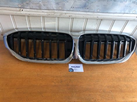 NEW OEM BMW 2017-19 3 SERIES G20 G21 KIDNEY GRILLE 8075665 18A 17A