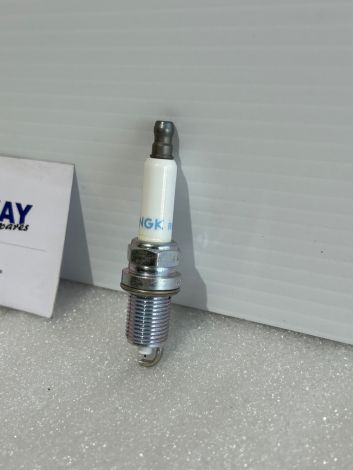 NEW GENUINE BMW SPARK PLUG HIGH POWER 1 3 5 6 7 SERIES N46 2.0I PETROL 2158252 B343