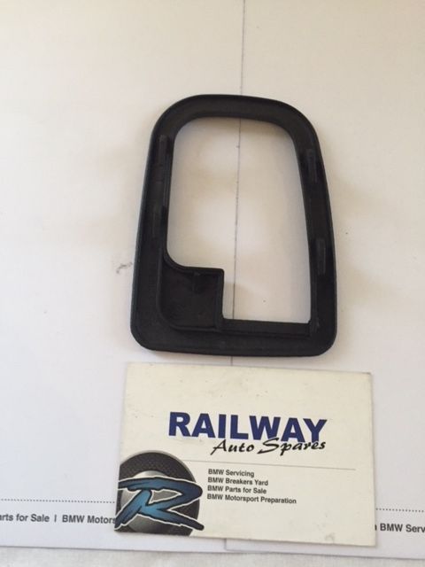 OEM BMW E36 3 SERIES RIGHT INTERIOR DOOR HANDLE TRIM 8219024 B173