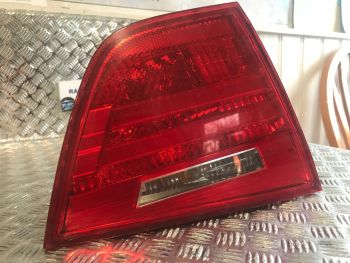 BMW 3 SERIES E91 LCI PASSENGER SIDE LEFT INNER REAR LIGHT TAILGATE BOOT LIGHT 7154161 B53A *257