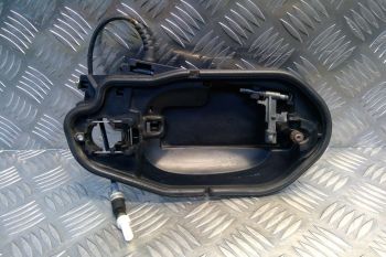 BMW E60 E61 04-10 5 SERIES OFF SIDE DOOR HANDLE CARRIER  7034452 7034469 B143 *280