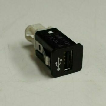 BMW 1 3 5 SERIES E81 E87 E90 E91 E92 E93 F10 F11 USB SOCKET AUX PLUG 9167196 B253 B97 *324